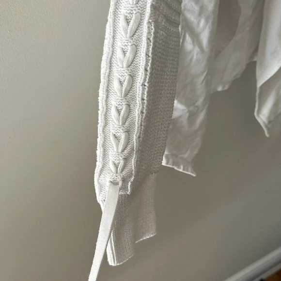 Leo & Nicole Elegant White Draped Cardigan - Picture 4 of 8